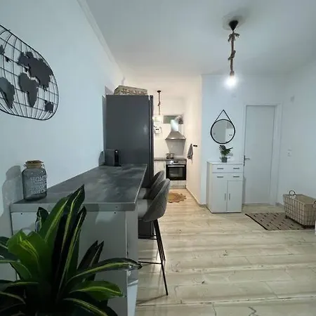 Akis Apartment *