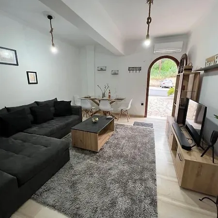 Akis Apartment *